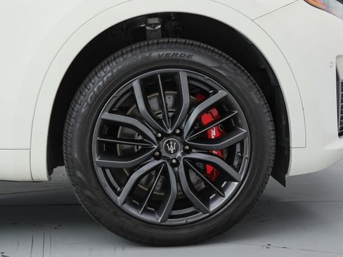 Certified 2022 Maserati Levante Modena image 23