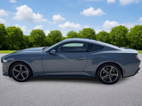 Used 2024 Ford Mustang Coupe RWD image 5