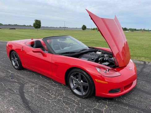Used 2005 Chevrolet Corvette Convertible w/ Preferred Equipment Group RWD image 44