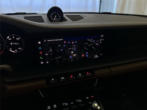 Certified 2024 Porsche 911 image 23