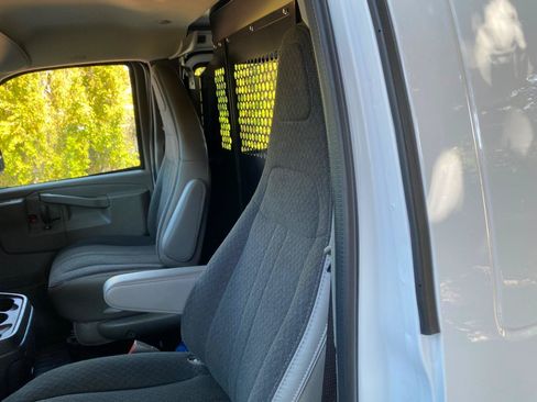 Used 2025 Chevrolet Express 2500 w/ Driver Convenience Package RWD image 21