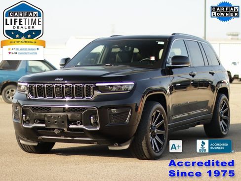 Used 2022 Jeep Grand Cherokee Overland w/ Luxury Tech Group IV image 3