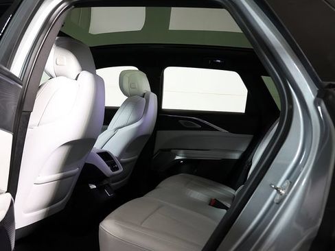 Used 2024 Cadillac Lyriq Luxury AWD/4WD image 15