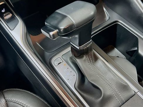 Used 2024 Kia Sorento S image 17