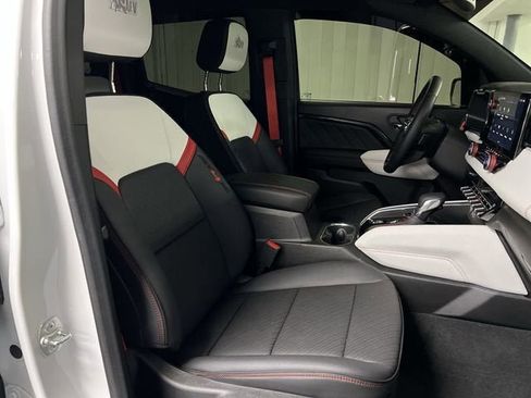 Used 2024 GMC Canyon AT4X w/ AT4X AEV Edition image 27