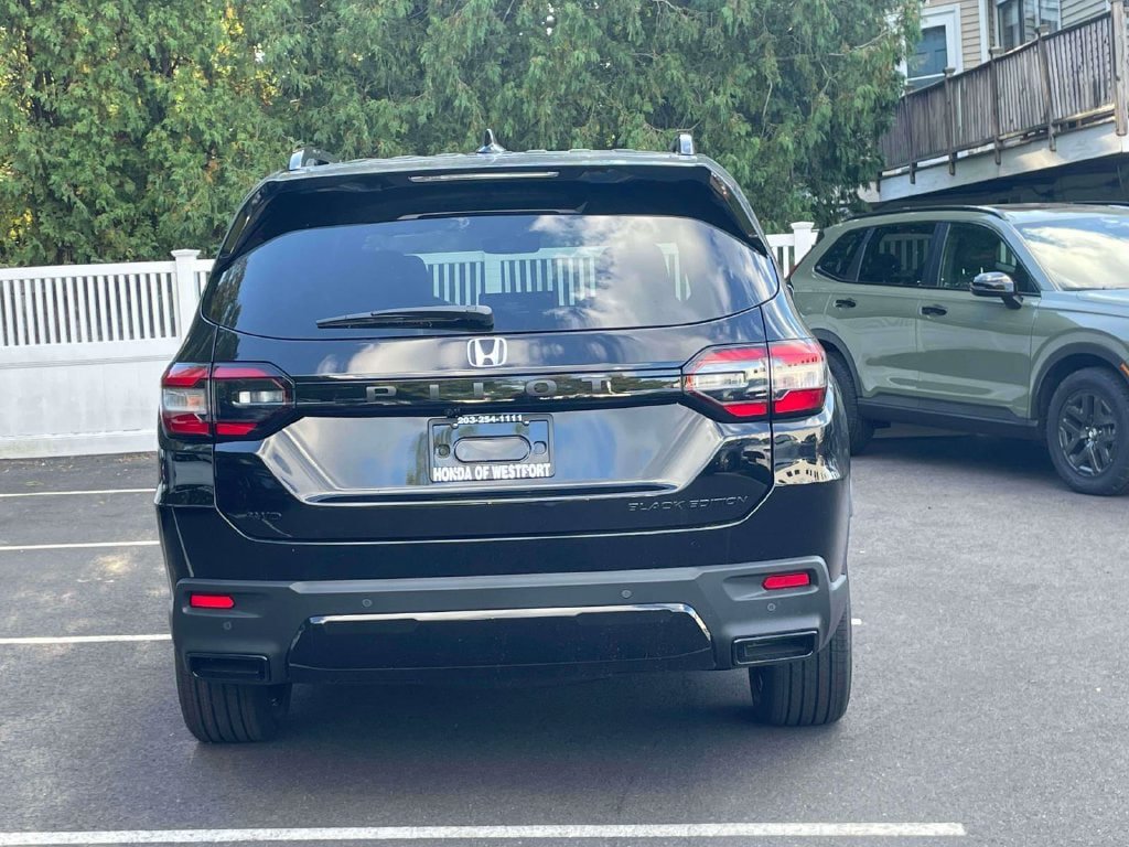 New 2026 Honda Pilot Black Edition image 6