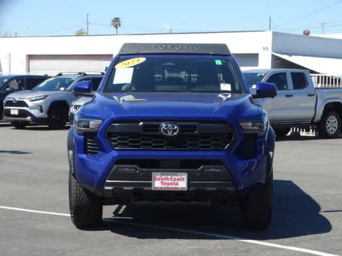 Used 2024 Toyota Tacoma TRD Off-Road w/ TRD Off Road Premium Package image 3