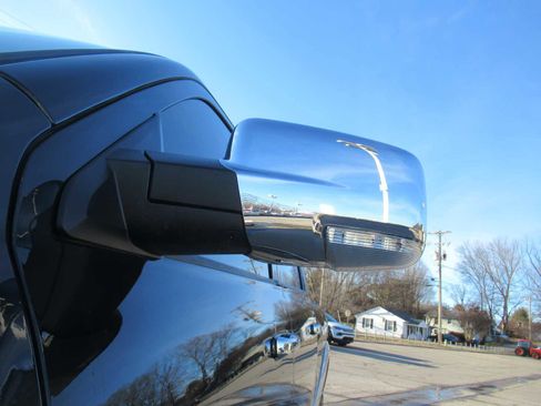 Used 2016 RAM 1500 Laramie w/ Convenience Group image 14