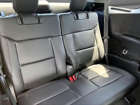Used 2023 Ford Explorer XLT w/ Equipment Group 202A AWD/4WD image 26