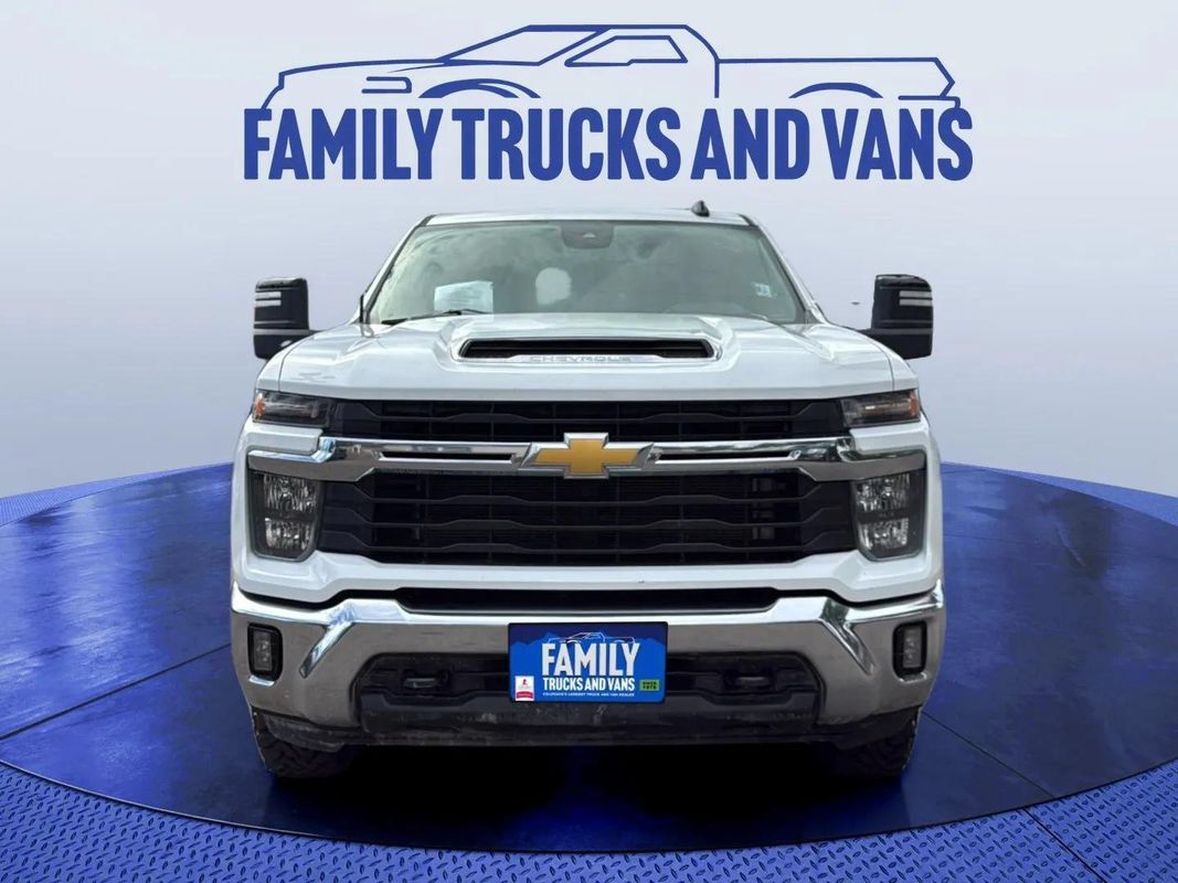 Used 2024 Chevrolet Silverado 2500 LT w/ Convenience Package AWD/4WD image 8