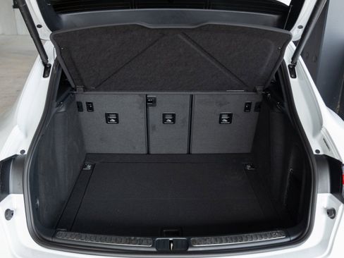 Used 2025 Porsche Macan Turbo image 29