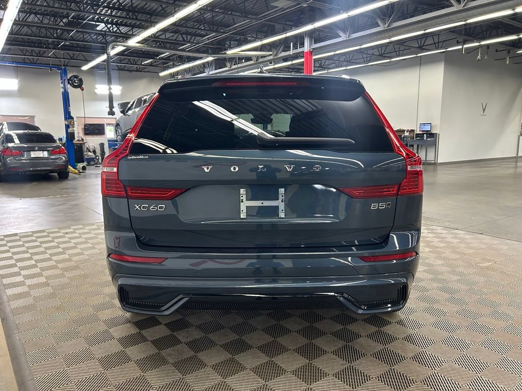 Used 2024 Volvo XC60 B5 Ultimate AWD/4WD image 10