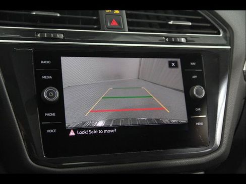 Used 2022 Volkswagen Tiguan SEL R-Line AWD/4WD image 13