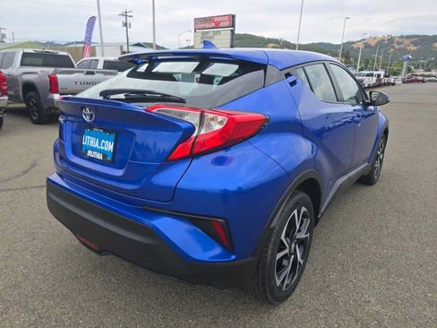 Used 2018 Toyota C-HR XLE FWD image 5