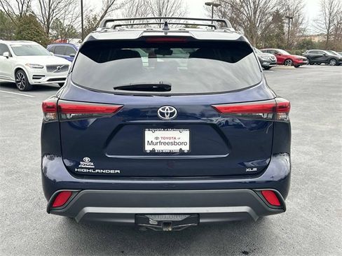 Used 2021 Toyota Highlander XLE image 5