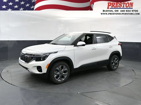 Used 2024 Kia Seltos S AWD/4WD image 1