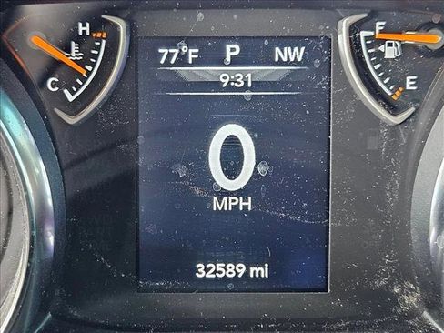 Used 2021 Jeep Gladiator Sport image 10