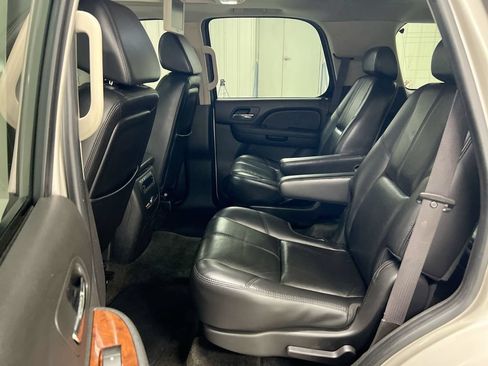 Used 2007 Chevrolet Tahoe LTZ w/ LTZ Preferred Equipment Group AWD/4WD image 22
