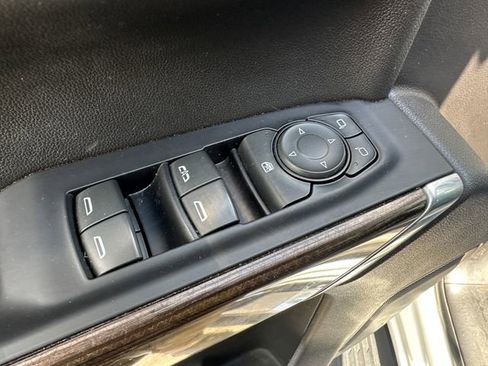 Used 2021 Chevrolet Silverado 1500 LT image 14