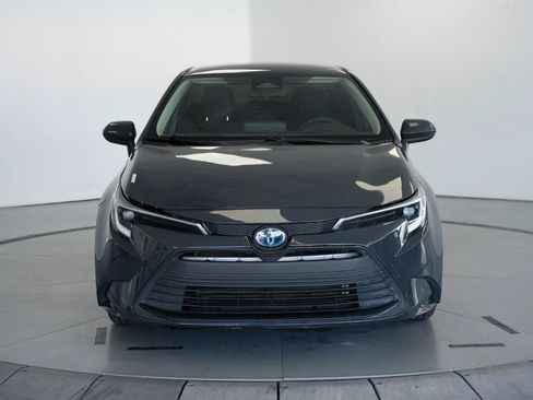 Used 2024 Toyota Corolla LE w/ LE Convenience Package FWD image 2
