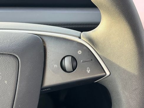 Used 2026 Tesla Model Y Long Range RWD image 13