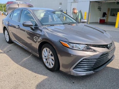Used 2023 Toyota Camry LE FWD image 2
