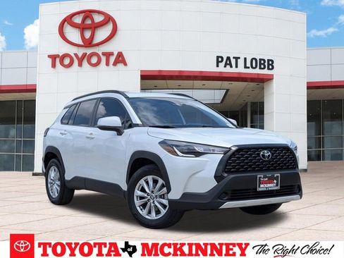 Used 2023 Toyota Corolla Cross LE FWD image 1
