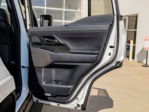 Used 2024 Lexus GX 550 image 40