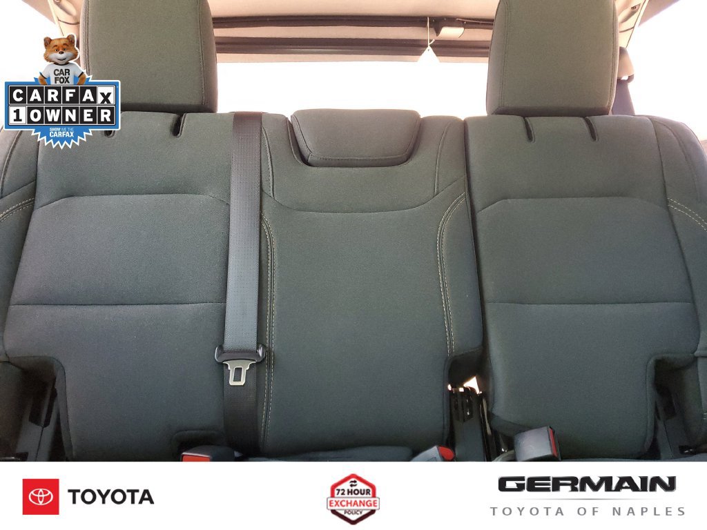 Used 2026 Jeep Wrangler Unlimited Sahara AWD/4WD image 31