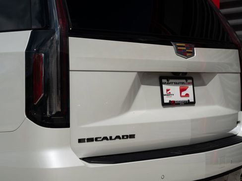 Used 2022 Cadillac Escalade ESV Sport Platinum image 9