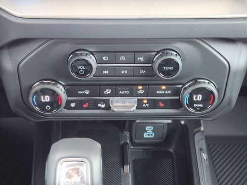 New 2025 Ford Bronco Outer Banks image 17