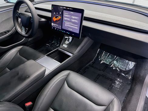 Used 2025 Tesla Model 3 Long Range RWD image 12