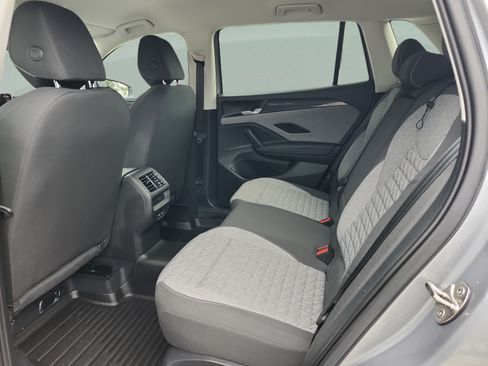 Used 2025 Volkswagen Tiguan S FWD image 17