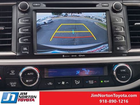 Used 2016 Toyota Highlander Limited AWD/4WD image 18