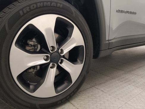 Used 2018 Jeep Compass Latitude w/ Popular Equipment Group FWD image 31