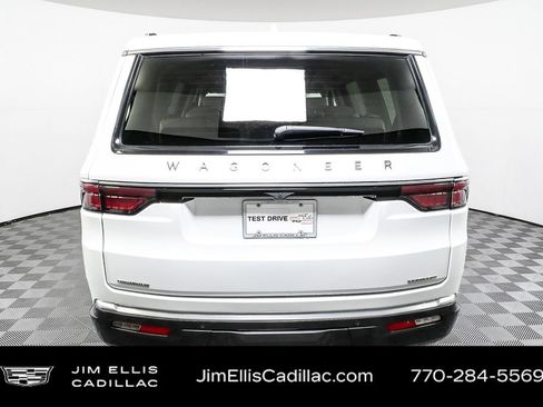 Used 2022 Jeep Wagoneer Series III w/ Premium Group I image 32