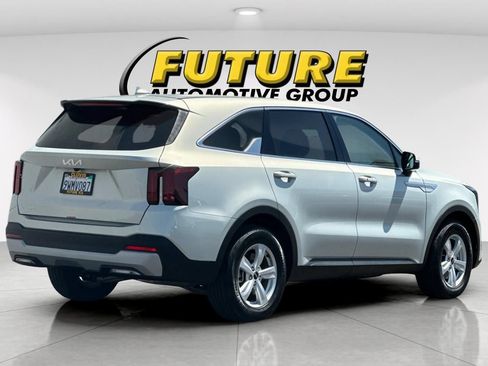 Certified 2026 Kia Sorento LX FWD image 4