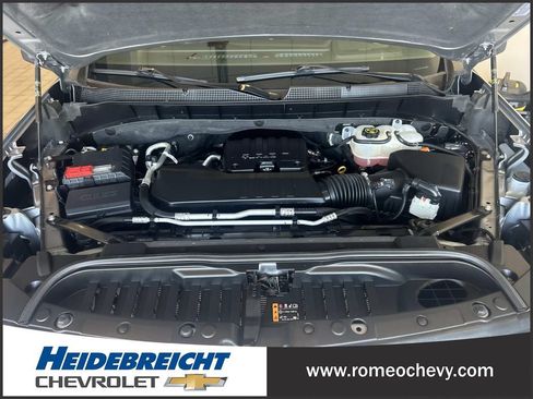 Used 2023 Chevrolet Silverado 1500 LT AWD/4WD image 9