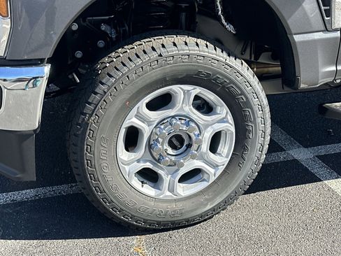 New 2026 Ford F250 XLT w/ FX4 Off-Road Package image 12