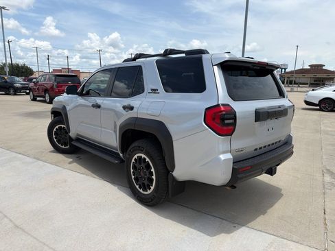 Used 2025 Toyota 4Runner TRD Off-Road Premium AWD/4WD image 5