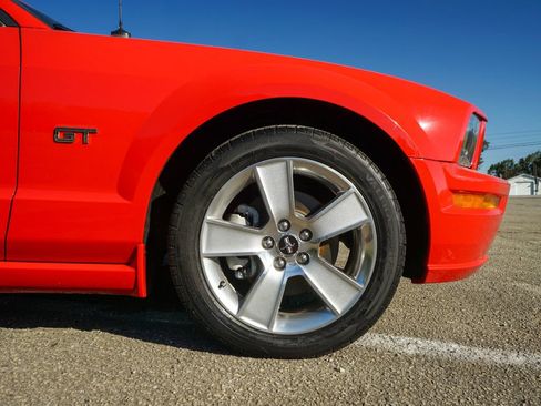 Used 2006 Ford Mustang GT Premium image 4