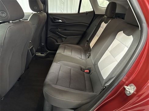 Certified 2025 Chevrolet Trax LS image 12