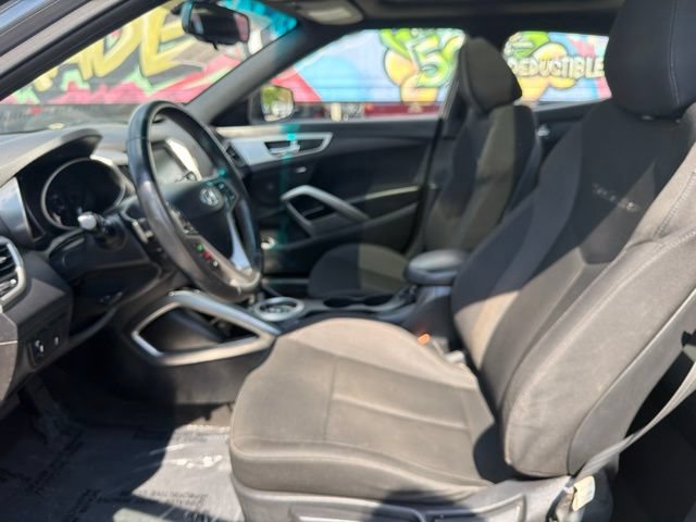 Used 2017 Hyundai Veloster Value Edition FWD image 12