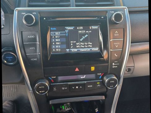 Used 2015 Toyota Camry LE image 16