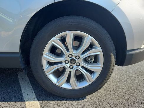 Used 2024 Ford Edge Titanium AWD/4WD image 9