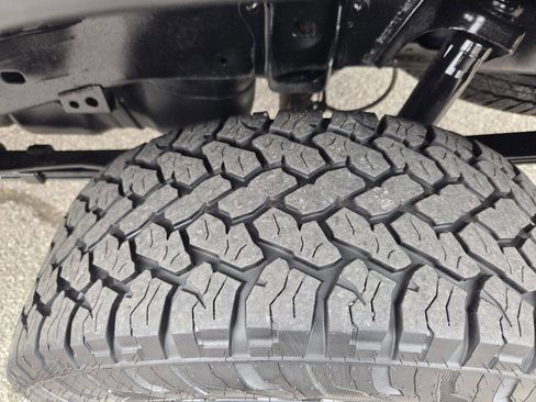 Used 2011 Toyota Tacoma 4x4 Regular Cab image 7