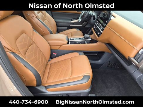 Used 2023 Nissan Pathfinder Platinum w/ Lighting Package (N92) AWD/4WD image 26