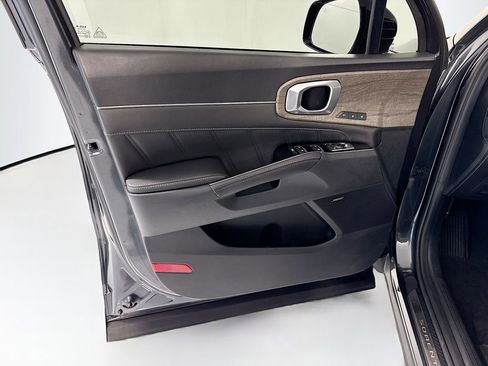 Used 2022 Kia Sorento SX Prestige image 26