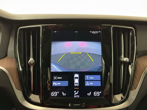 Used 2022 Volvo S60 B5 Inscription image 12