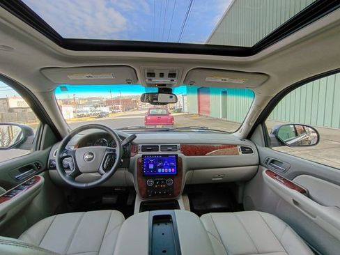 Used 2007 Chevrolet Suburban 2500 LT w/ LT Preferred Equipment Group image 37